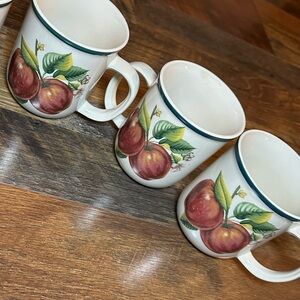 Vintage Casuals by China Pearl Apple pattern mugs set of 3